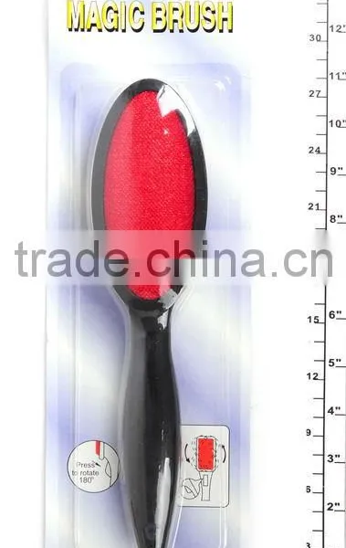 CLOTHES BRUSH