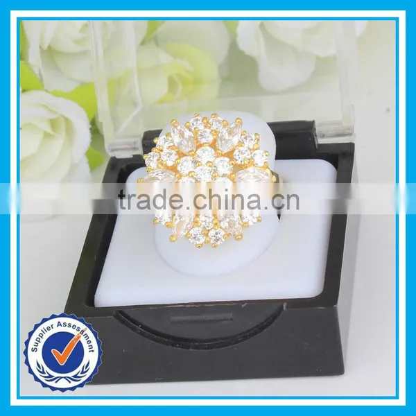 Factory Price Zinc Crystal Engagement Ring in 916 Gold photo-5