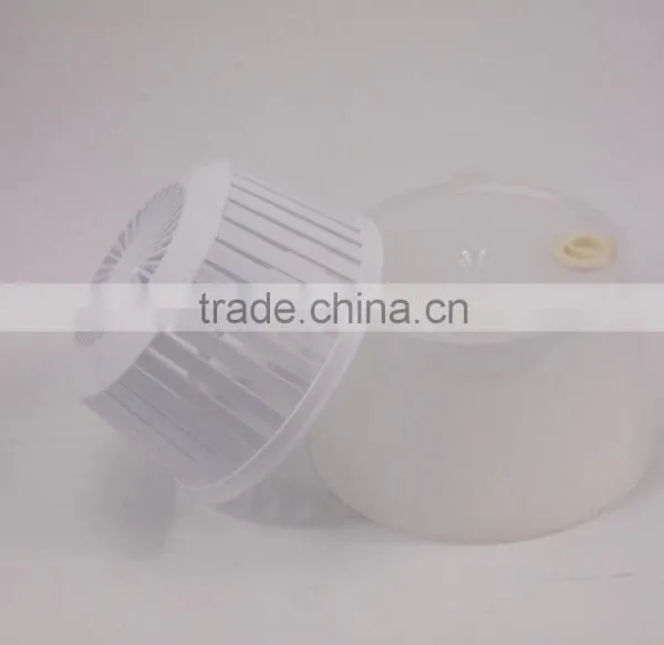 Mini 1.4 Quart Plastic Manual Fruit and Vegetable Salad Spinner photo-4