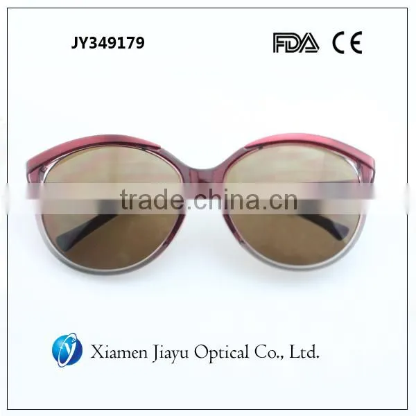 Red Top Quality Plastic Polarized Sunglasses for Ladies photo-2