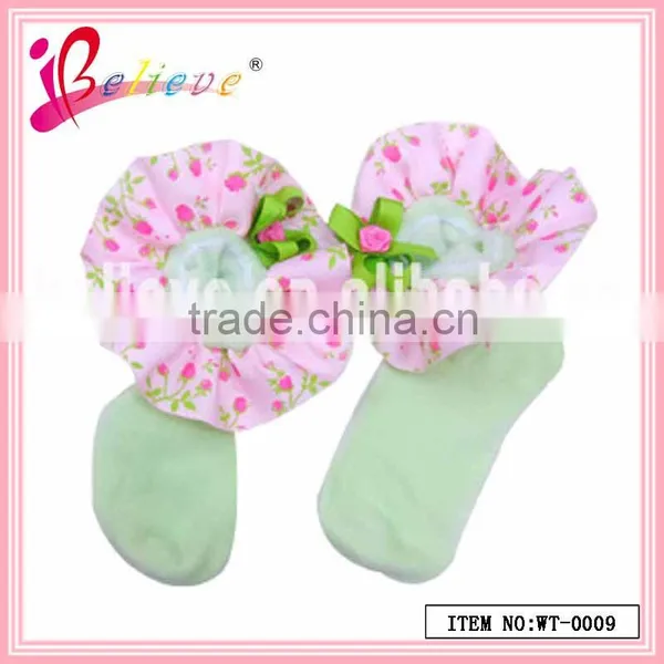 Hot Sale Baby Products Made in China Ribbon Decoration Nice Soft Baby Christmas Socks (WT-0006) photo-4