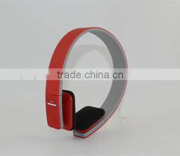 Travel Christmas Gift Kit for Mobile Phone Bluetooth Headset and Speaker photo-3