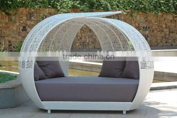New Design Outdoor Rfurniture Patio Oval Wicker Lounge Bed CedarHill