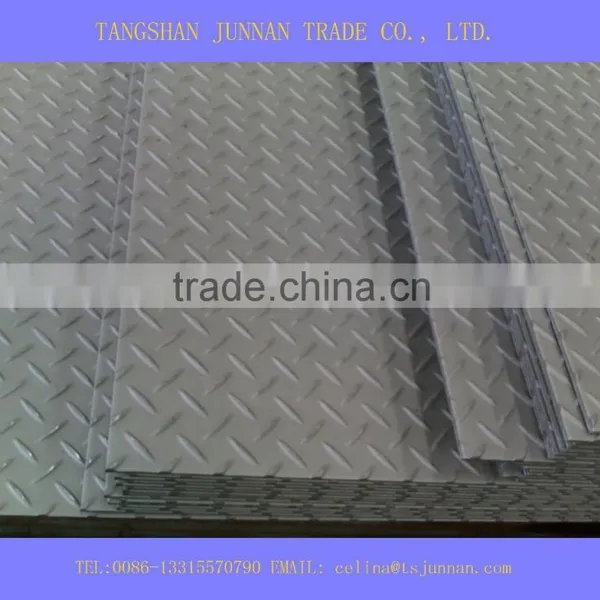 Hot Rolled Checkered Steel Plate in Steel Sheet photo-4
