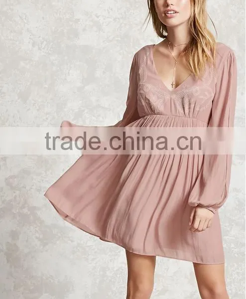 Woman Long Vented Sleeve Scoop Neck Self-Tie Back Stripe Chiffon Emroidered On the Front Dress photo-2