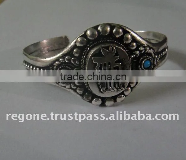 LBHE Fashionable Jewellry Bracelate 3
