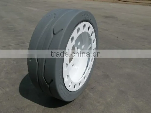 China Solid Non Marking Pneumatic Forklift Tires White photo-6