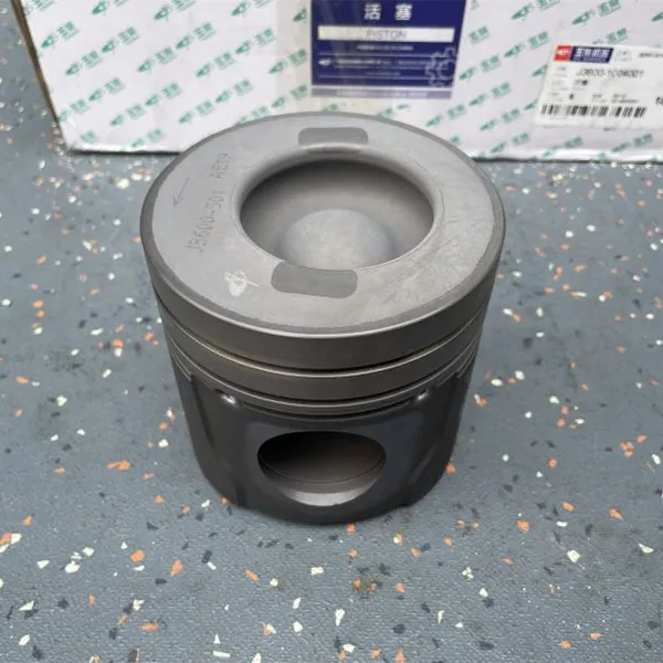 Best Price 1 Pcs Price Genuine Yuchai Engine Spare Parts J3600-1004001 Oil Piston for Zhongtong Bus photo-4