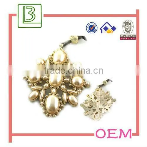 2013 Hot Sales Bead Rhinestone Brooch Promotion Gift for Woman