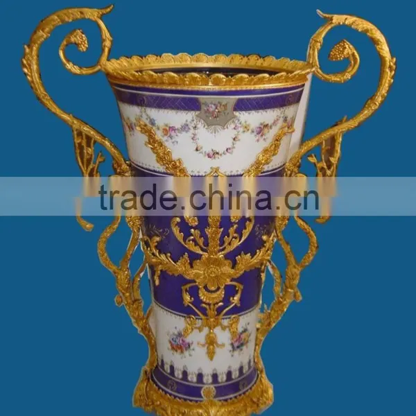 Lovely Cherubim Flower Pot, Hand Painting Ceramic Gold Flower Bowl With Elegant Flowers Mounted photo-4