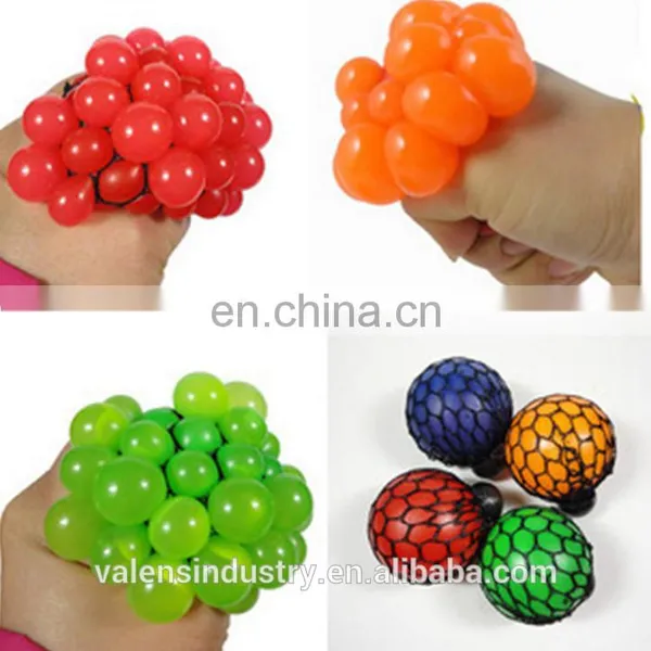 Hot Selling 2017 Wholesale Popular Stress Relase Squeeze Mesh Grape Ball Toys