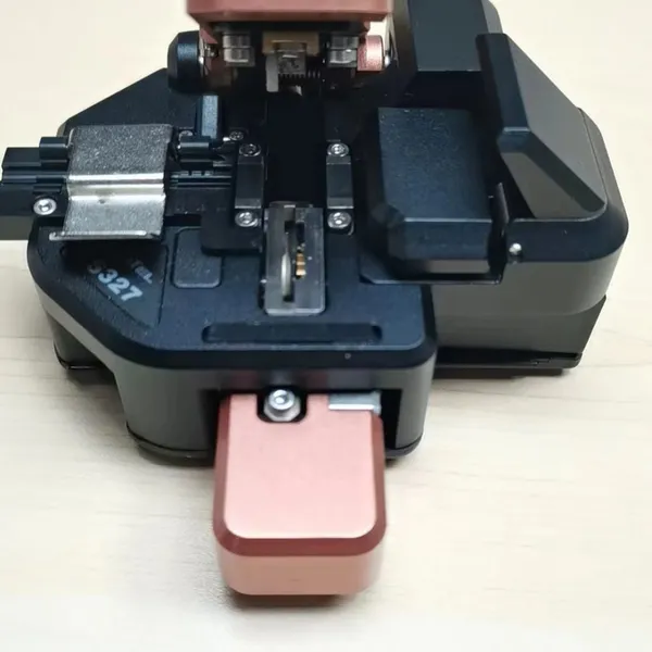 S327 Fitel optic fiber cleaver