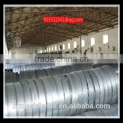 Hot Dipped Galvanized Military Grade Barb Wire Fence Razor Wire Cbt-60 Price Razor Barbed Wire photo-2