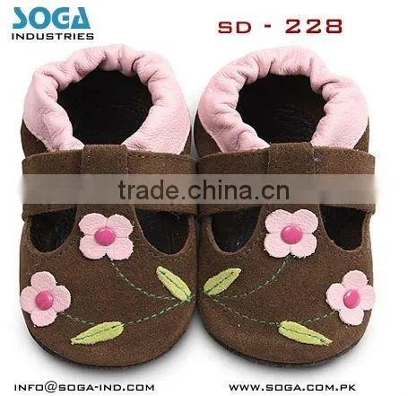 Flower Summer Sandal Baby Shoes With Comfortable Design 2011
