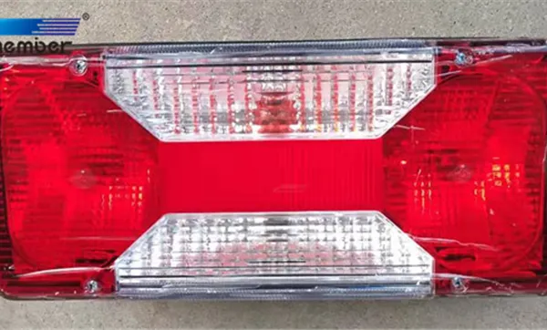 OE Member 5801351224 Truck Tail Lamp R Heavy Duty Truck Body Parts AUTO Parts 5801631433 69500026 D12335 For IVECO photo-2