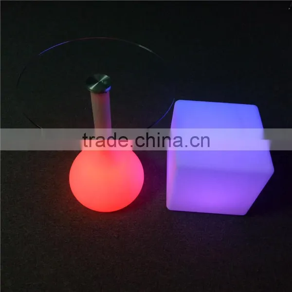 China Suplier LED Illuminated Glass Round Table and Cube Chair With Factoty Price photo-3
