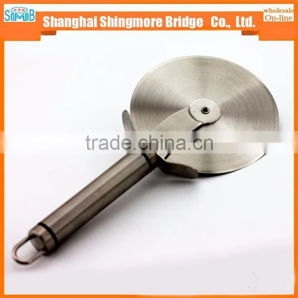China Kitchenware Factory Supply High Quality Pizza Cutter for Family photo-2