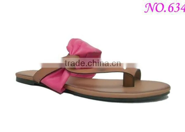 Comfortable Women Summer Slippers With Flat Heel