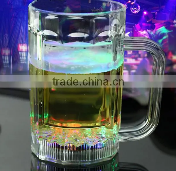 Plastic Beer Mug With Flashing LED for Bar&party, 480ml(17 Ounce), Water Activated LED Mug photo-2