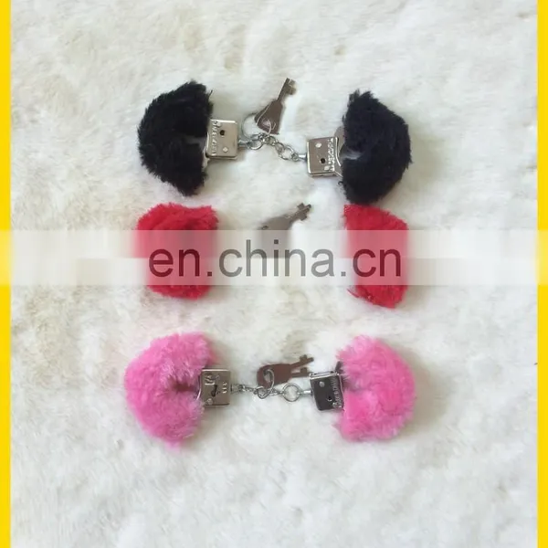 Promotional Mini Handcuff Keychain Wedding Gift photo-3