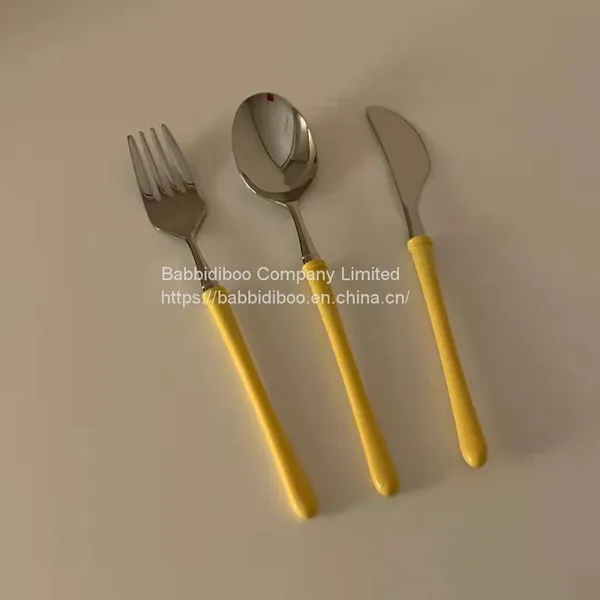 Нож