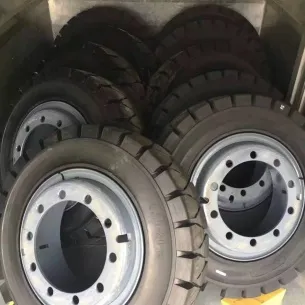 900R20 Solid Truck Tyre photo-2