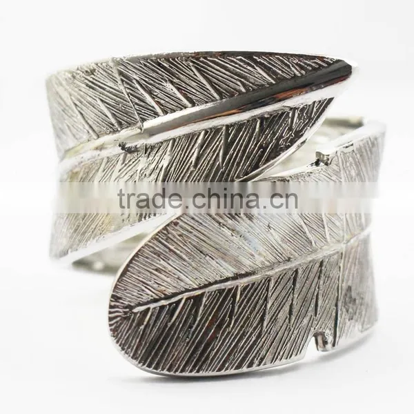Hottest Wholesale Antique Silver Feather Alloy Cuff Bracelet photo-4