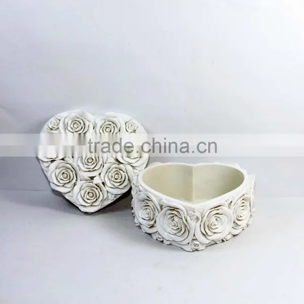 Wholesale Hot Sale Resin Heart-shaped Decorative Box for Sale photo-2