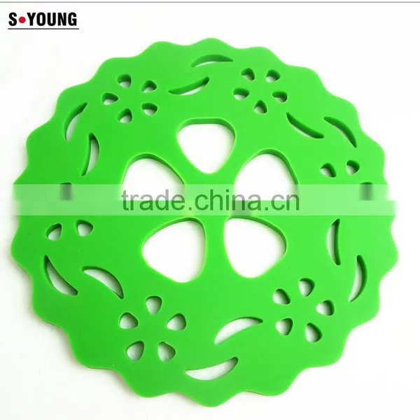 16142 Flower Shape Unti-skidding Table Silicone Mat photo-3