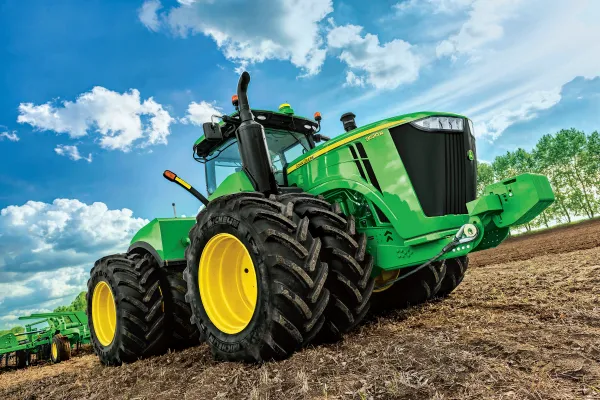 30hp Agriculture Tractor Equipment Strong Engine Shuttle Shift 48KW