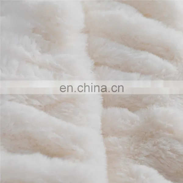 High Quality Spain Cozy 70%Acrylic 30%Polyester White Furry Throw Spandex Blanket For Winter Warm photo-5