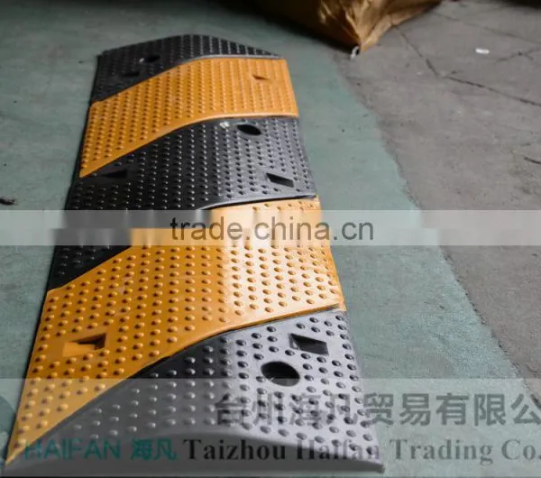 1000*320*45mm Durable Reflective Speed Hump Used in Intersection/heavy Strength Rubber Road Road Speed Hump for Crossing photo-4