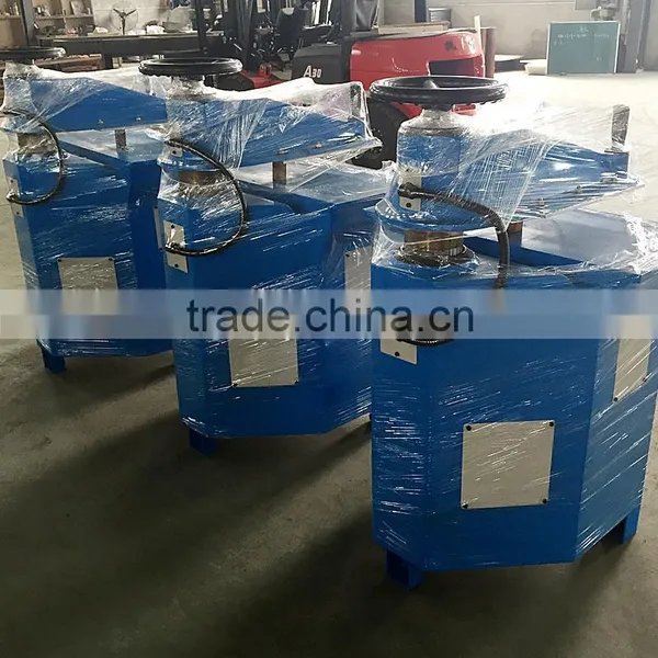 Hydraulic Swing Arm Cutting Machine for Trimming Bra Cups photo-4