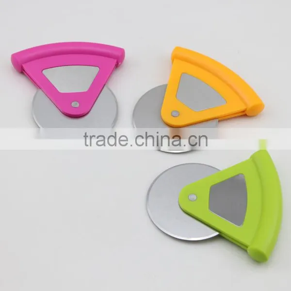 Plastic Handle Pizza Cutter With Stainless Steel Wheel photo-6