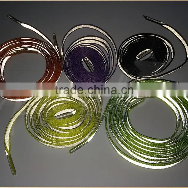 Clubbing 3M Light Reflective Shoe Laces Reflects Light in the Dark photo-2