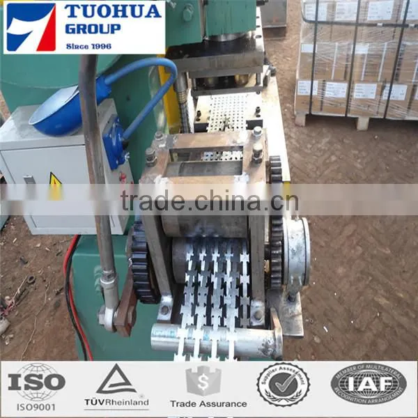 RAZOR WIRE MAKING MACHINE