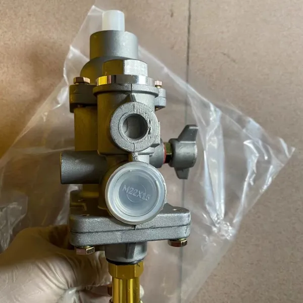 Xcmg Loader LW321 Water Separator Combination Valve SH380A-3511010 Loader Universal Spare Parts photo-4