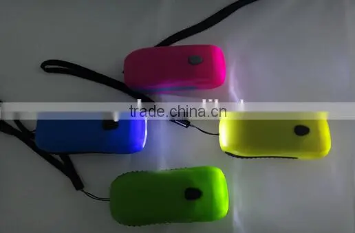 New 3LED Hand Crank Rechargeable Plastic Flashlight photo-4