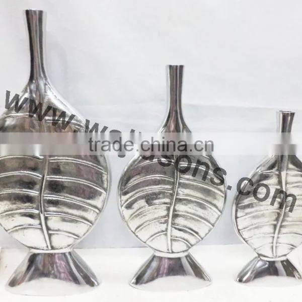 Modern Style Silver Engraved Black Metal Small Handmade Flower Vase photo-5