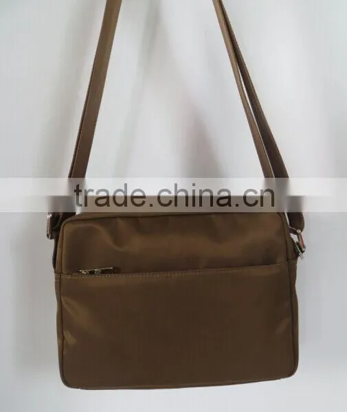 Good Quality Cheap Price Waterproof Nylon Material Shoulder Bag for Men photo-2