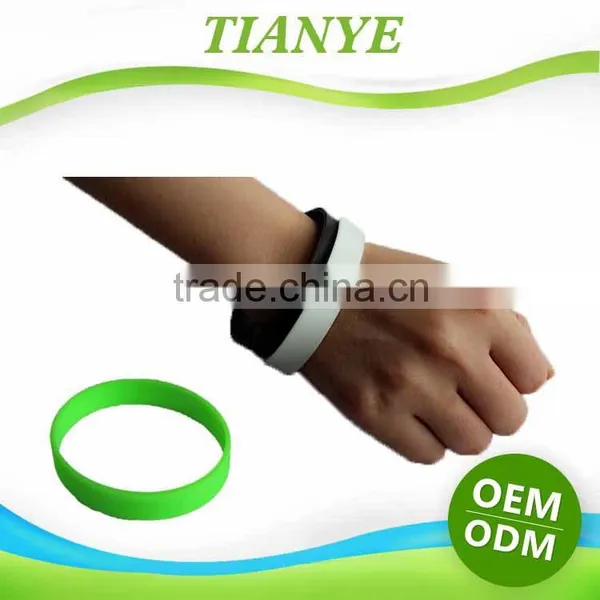 Newest Fashion Free Promotional Products Silicone Bracelet, Cheap Silicone Wristband photo-3