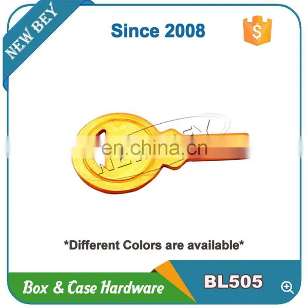 China Wholesale Mini Metal Gold Jewelry Box Key Lock With Key photo-4