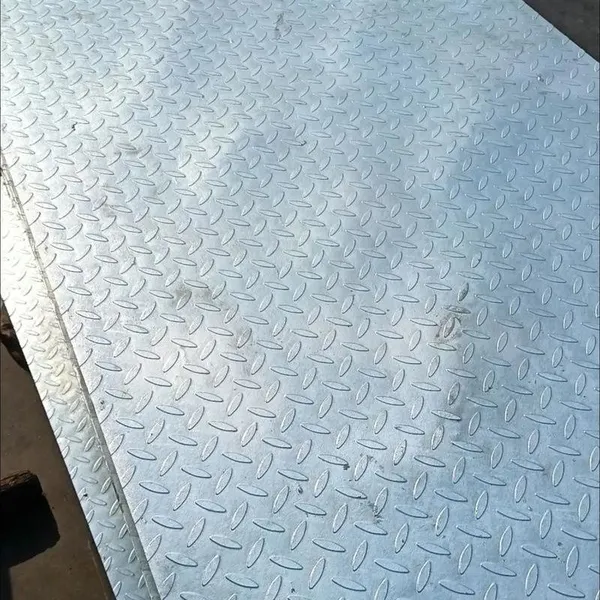 China Manufacturer Galvanized Checker Plate Anti‑Slip Galvanized Tread Plate Gi Steel Checkered Sheet For Industrial Stair Treads photo-3
