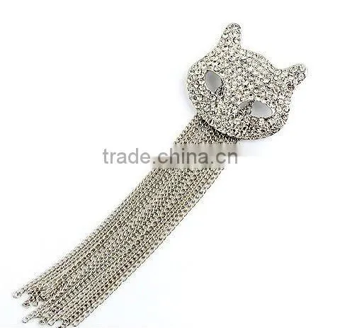 chain brooch