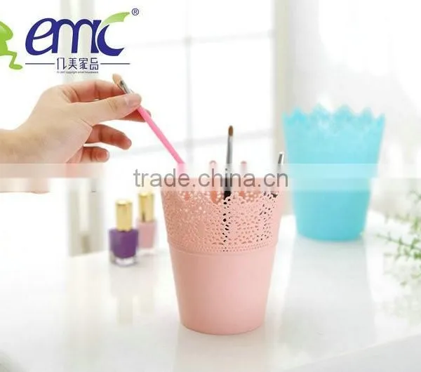 Emc Basket Storage Wire Storage Basket Plastic Storage Basket on Table photo-3