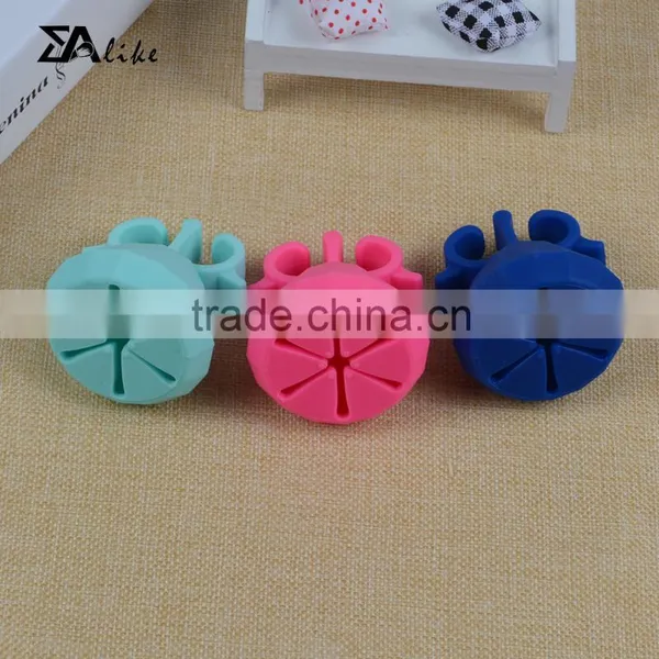 Clear Acrylic Rubber Silicone Wearable Nail Polish Bottle Holder photo-4