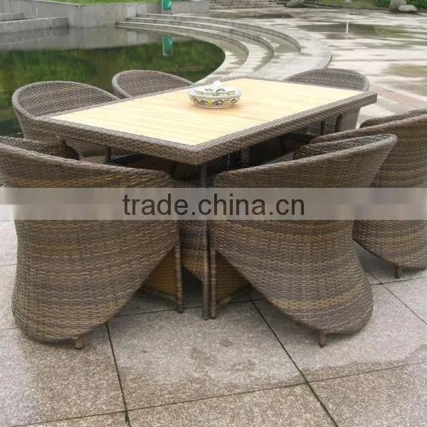 Wicker Coffee Table and Chairs photo-2