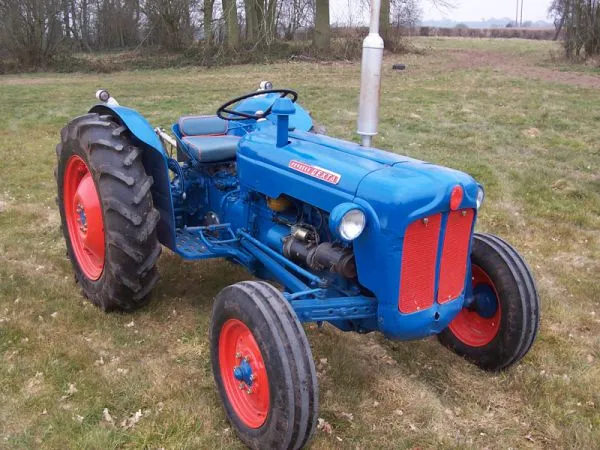 180hp 130hp 4 WD Large Farm Tractors 4 WD Air Conditioner