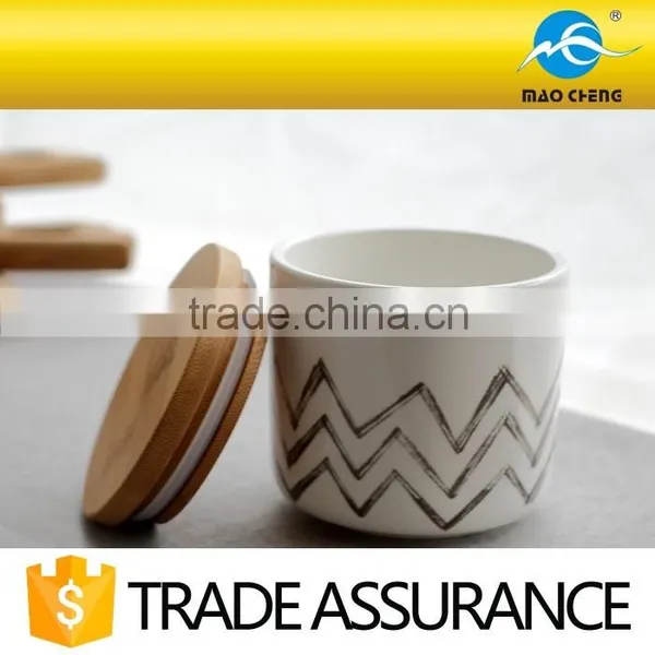 Customized Household Porcelain Candle Jars With Wooden Lid photo-3