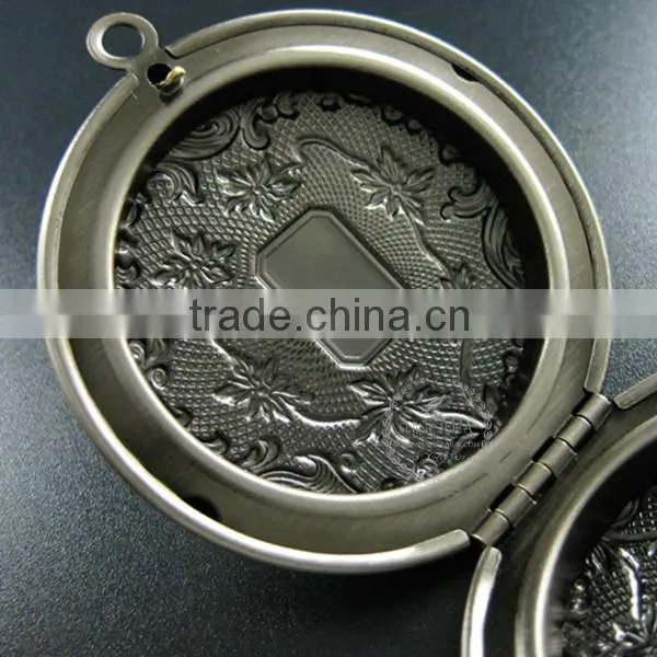 50MM Big Round Flower Engraved Brass Antiqued Silver Vintage Style Fold Photo Locket Pendant Charm 1113027 photo-4